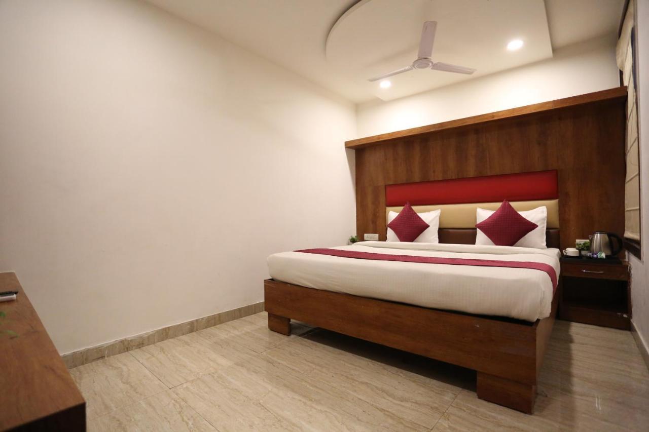 نيودلهي Hotel Sm Suits Near Delhi Airport-Unit By Grand Urban Luxury المظهر الخارجي الصورة