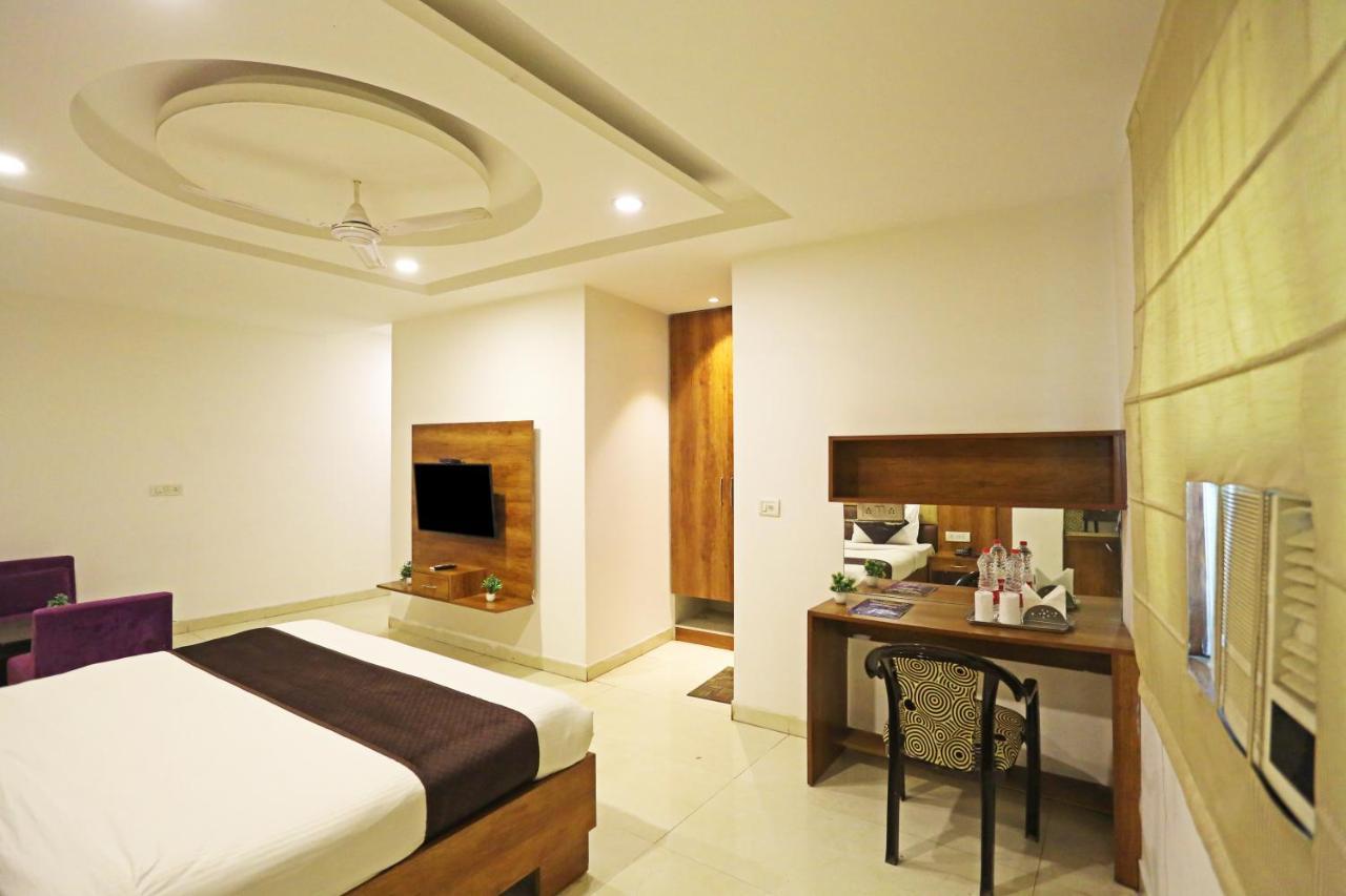 نيودلهي Hotel Sm Suits Near Delhi Airport-Unit By Grand Urban Luxury المظهر الخارجي الصورة