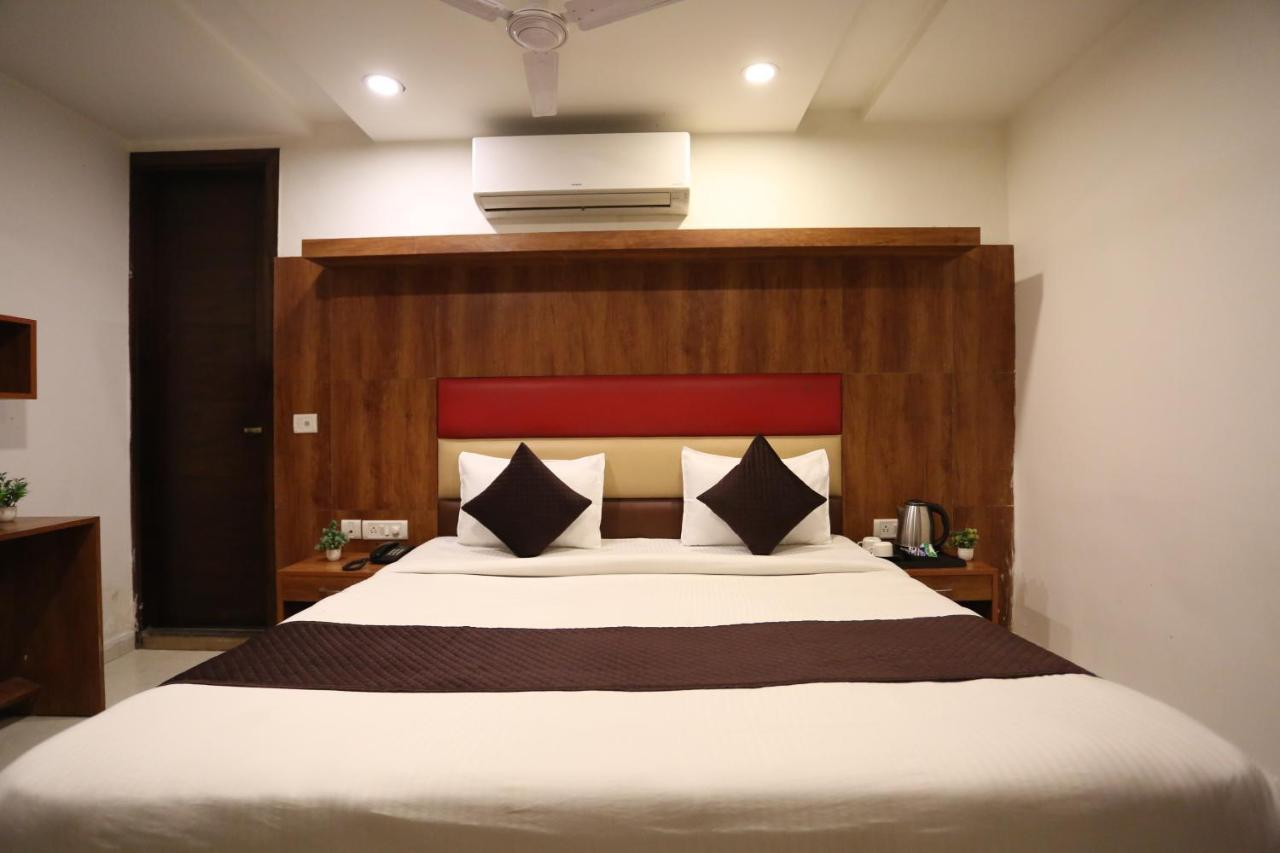 نيودلهي Hotel Sm Suits Near Delhi Airport-Unit By Grand Urban Luxury المظهر الخارجي الصورة