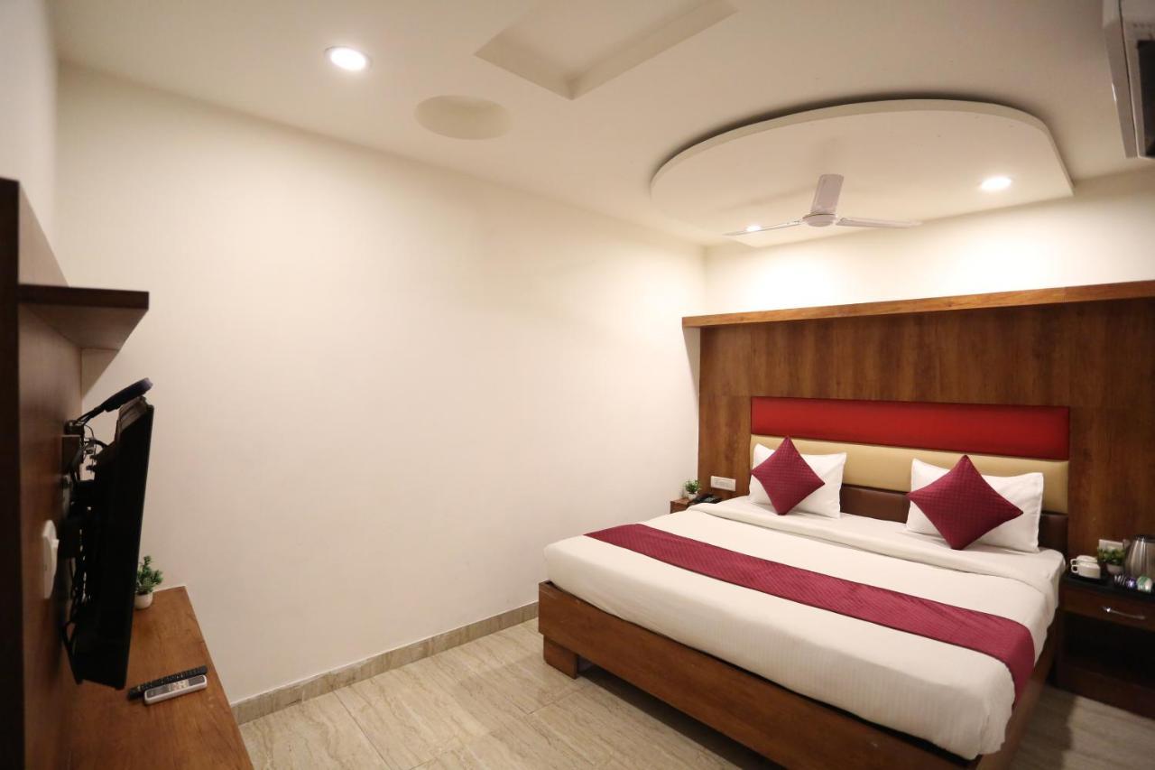 نيودلهي Hotel Sm Suits Near Delhi Airport-Unit By Grand Urban Luxury المظهر الخارجي الصورة