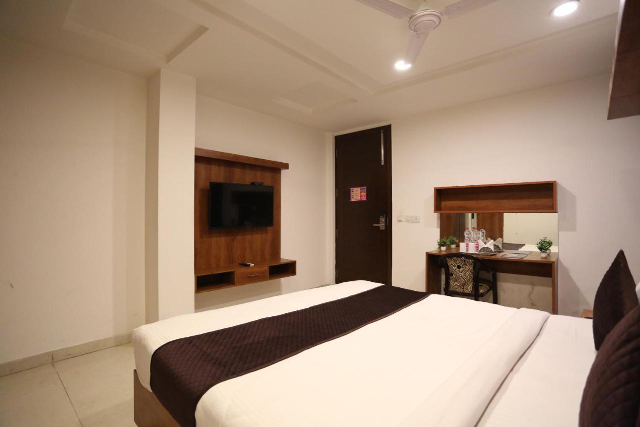 نيودلهي Hotel Sm Suits Near Delhi Airport-Unit By Grand Urban Luxury المظهر الخارجي الصورة