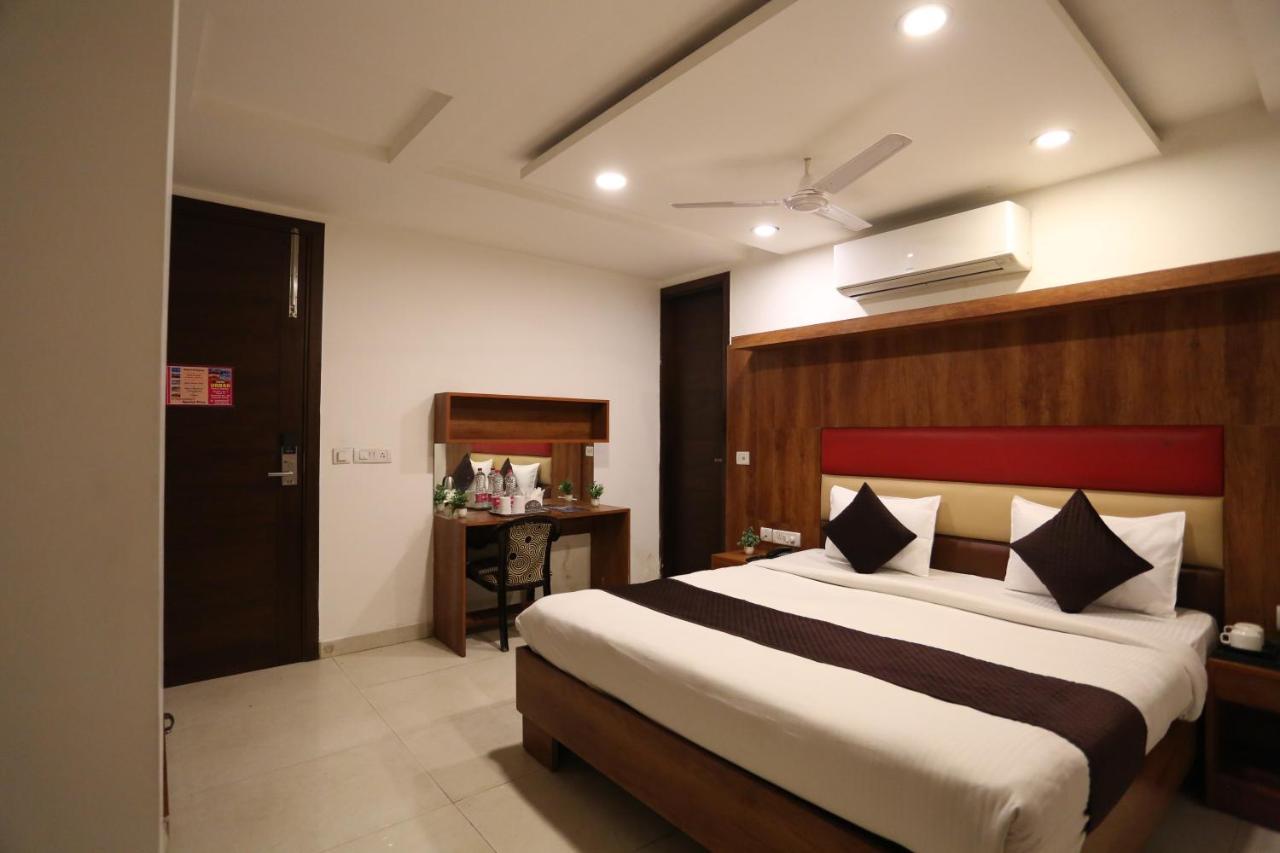 نيودلهي Hotel Sm Suits Near Delhi Airport-Unit By Grand Urban Luxury المظهر الخارجي الصورة