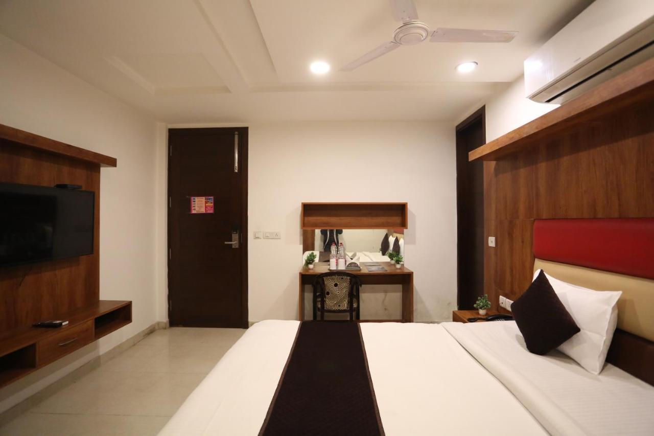 نيودلهي Hotel Sm Suits Near Delhi Airport-Unit By Grand Urban Luxury المظهر الخارجي الصورة