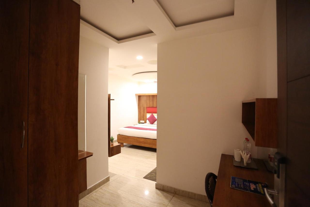 نيودلهي Hotel Sm Suits Near Delhi Airport-Unit By Grand Urban Luxury المظهر الخارجي الصورة